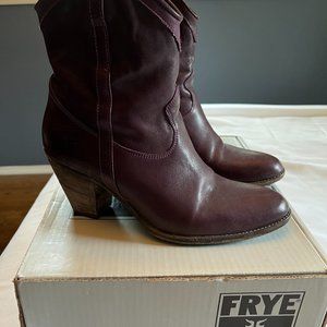 Frye Taylor short leather  bootie